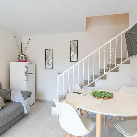 Ferienhaus Goldhome - Byblos - Casa Con Piscina Comunitaria